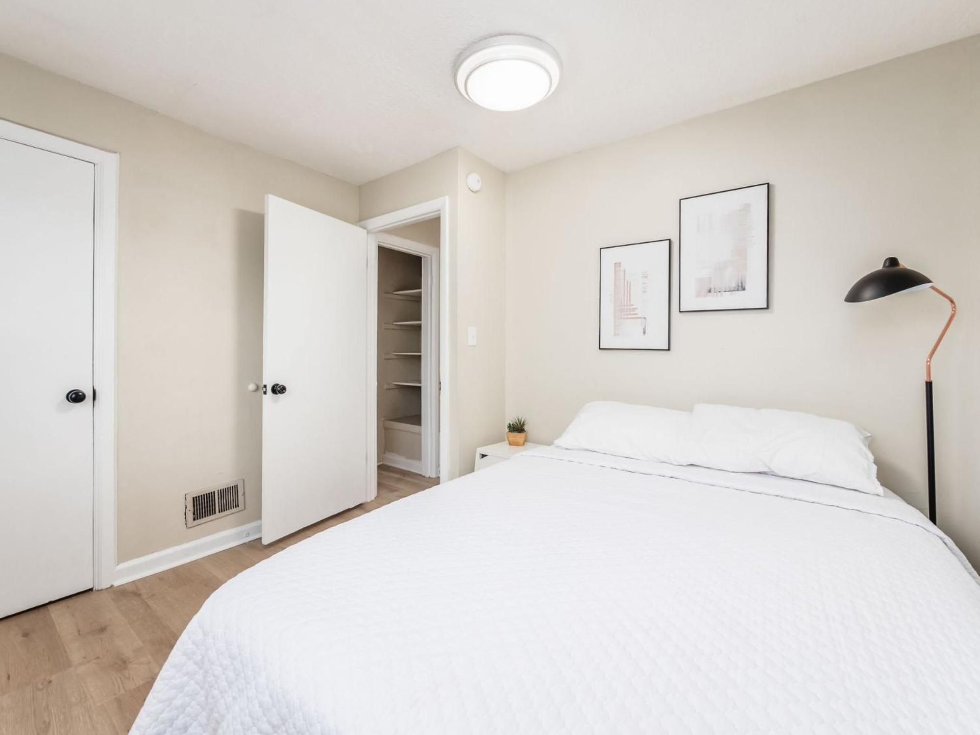 Housepitality - The Osu Mansion- Osu Sleeps 20 Villa Columbus Buitenkant foto